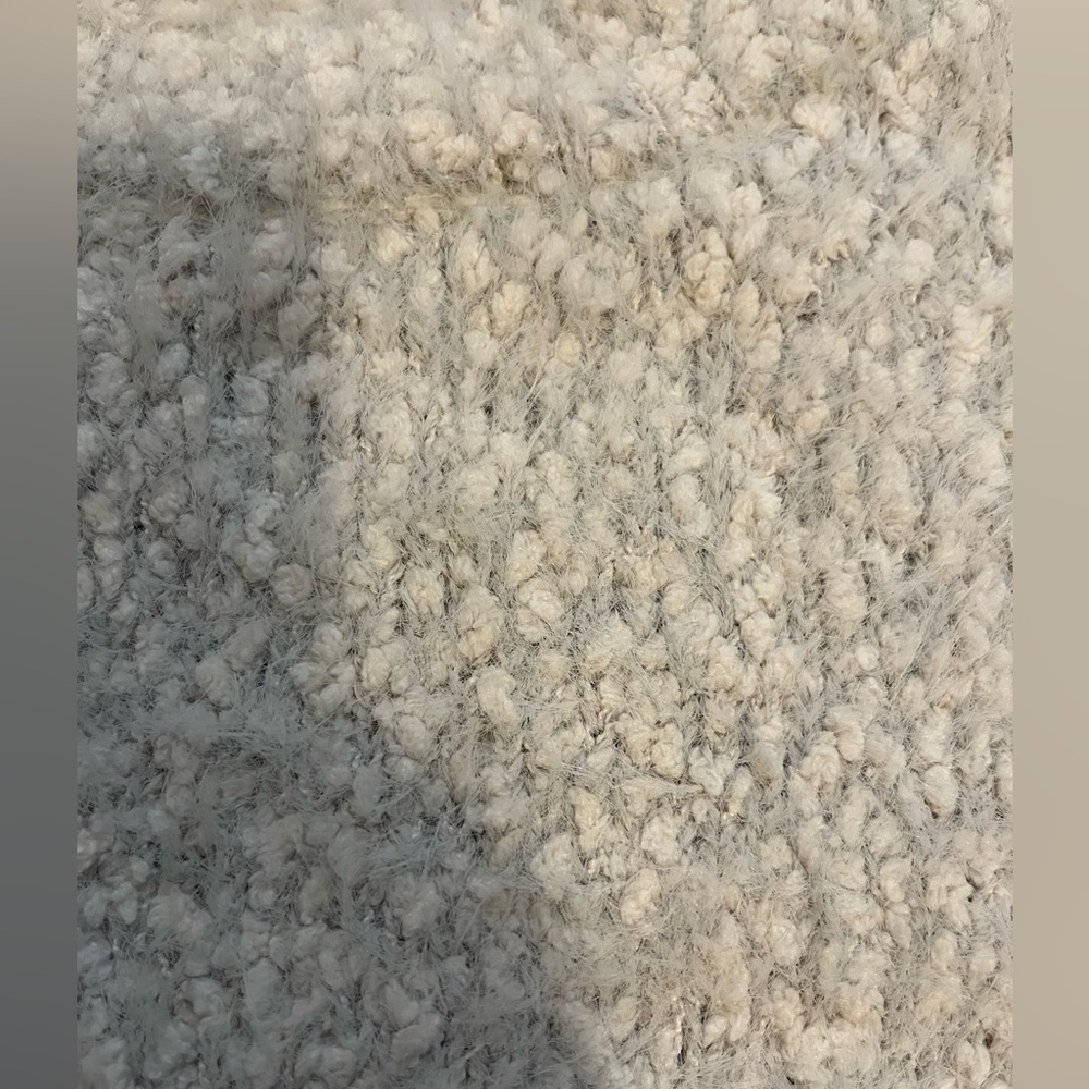 Cropped Sweater - Picture 6 of 7